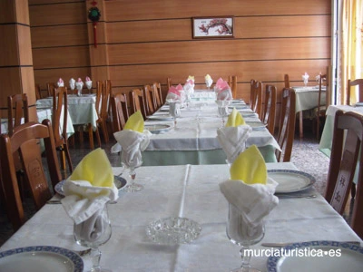 Salón preparado del Restaurante Chino Gran Muralla